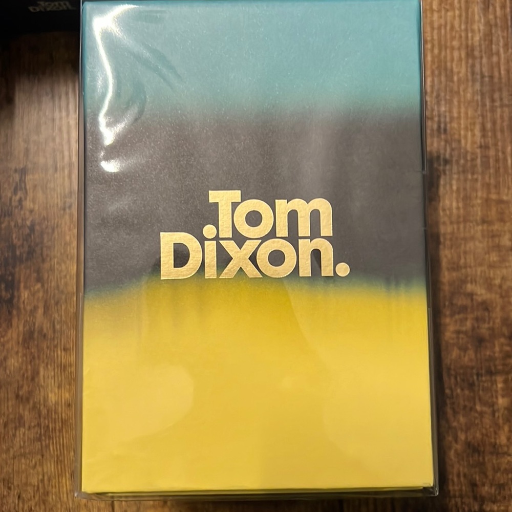 Tom Dixon Air  scented candle 36.6 oz